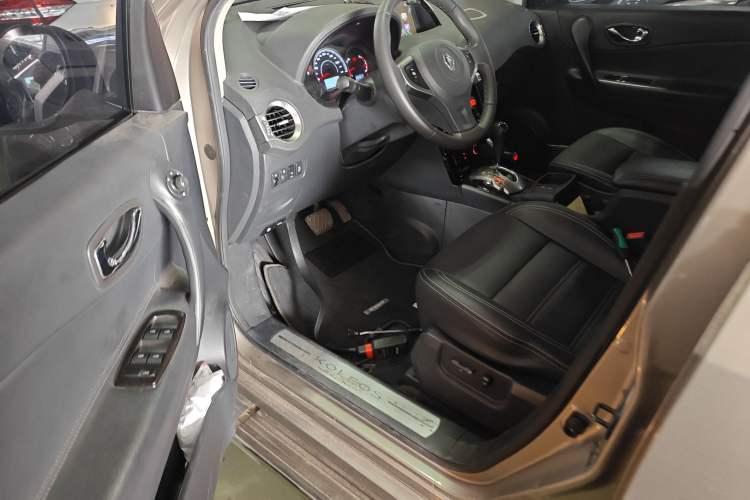 Used Renault Koleos 2014 Revised Version 2.5L Two-Wheel Drive Comfort Edition Driver Seat