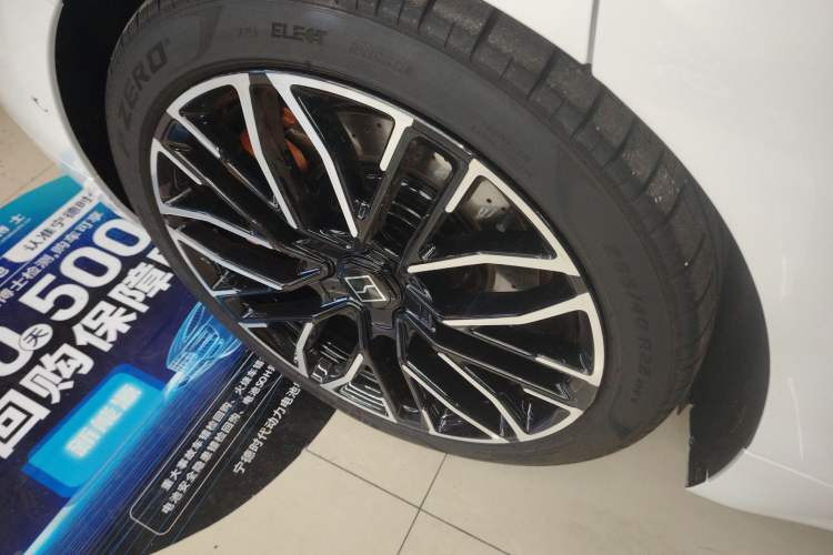 Used Zeekr 001 2025 YOU Edition 100 kWh All-Wheel Drive Right Rear Wheel Hub