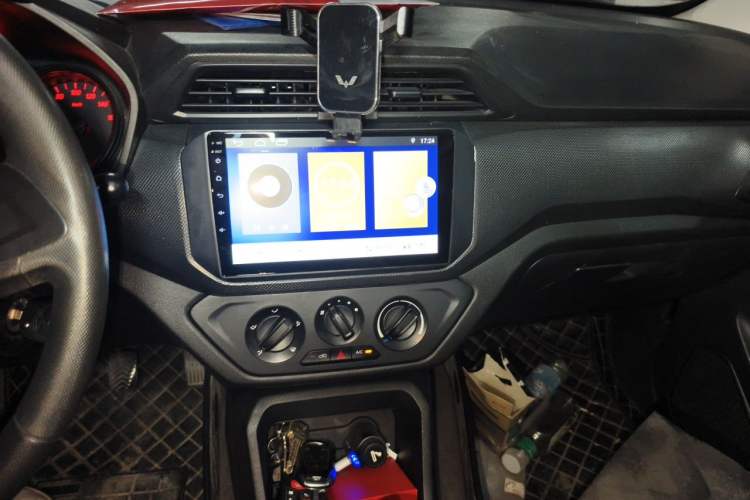 Used Wuling Hongguang 2019 1.5L S Basic Version China VI Standard LAR