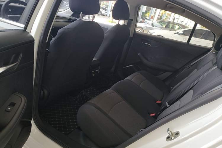 Used Roewe i5 2023 1.5L Manual Comfort Edition
