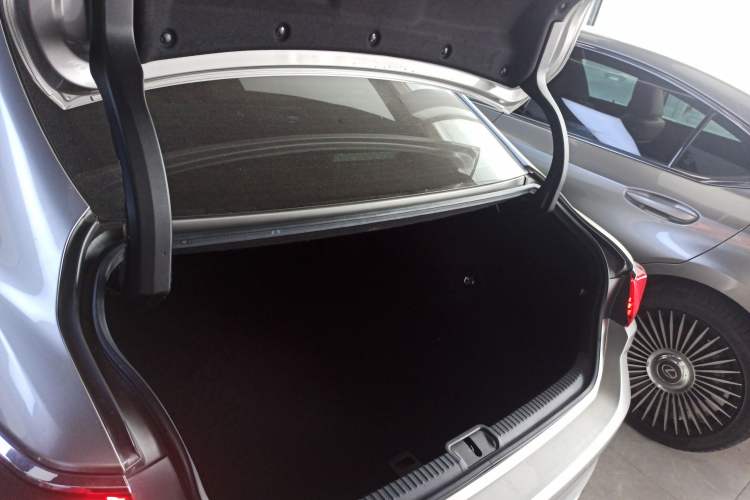 Used Lexus ES 2020 300h Deluxe Edition