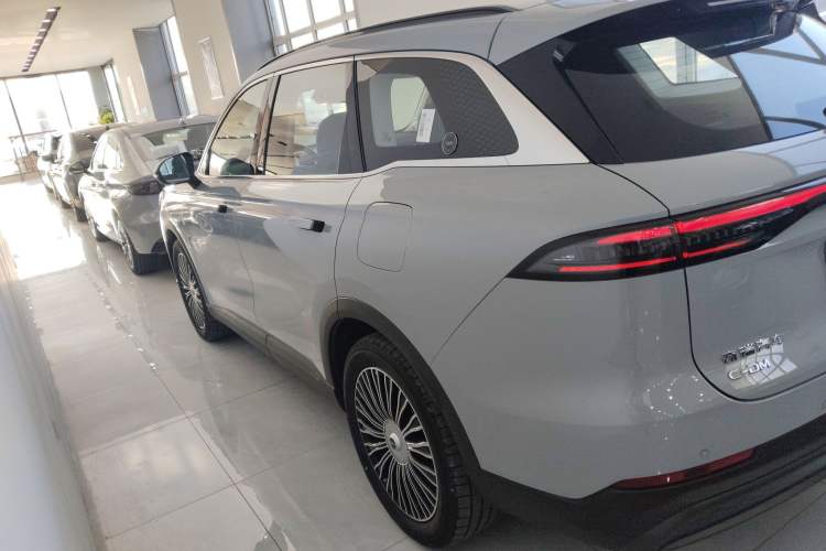 Used Chery Fengyun T9 2025 120 Long-Range Flagship PLUS 7-Seater with Ternary Lithium Battery
