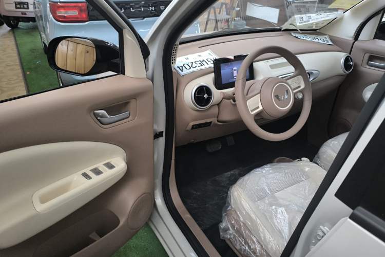 Used Wuling Hongguang MINIEV 2025 Four-Door Version Advanced Edition
