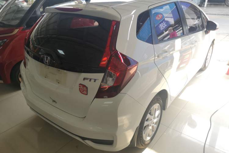 Used Honda Fit 2018 1.5L CVT Comfort Sunroof Version Rear Right 45 Deg