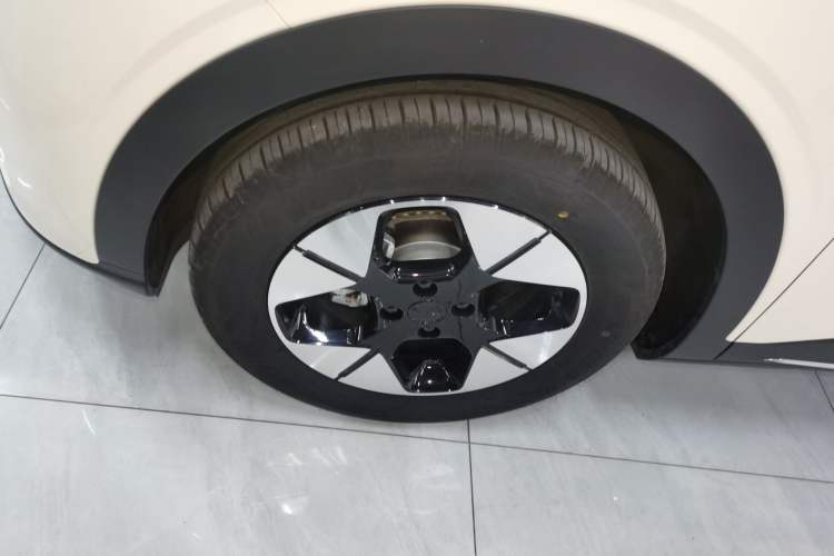 Used Geely Galaxy Geome 2025 UP 410km Exploration Edition
