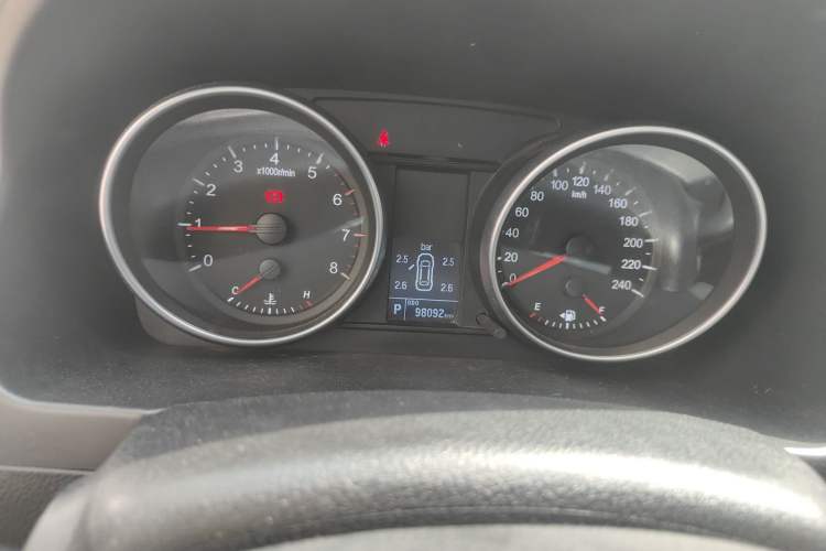 Used Haval H6 2016 Upgraded Model 1.5T Automatic Two-Wheel Drive Elite Version
