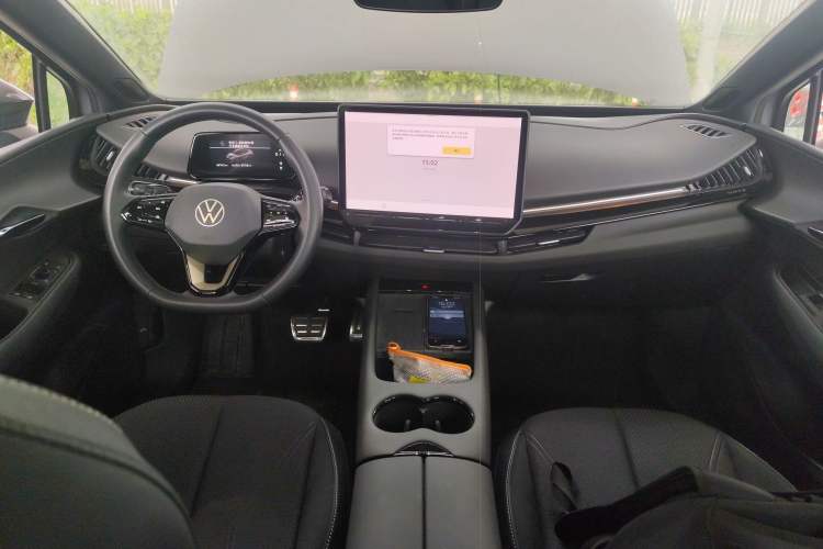 Used Volkswagen ID.UNYX 2024 Pro Long-Range Version Center Console