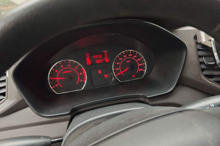 Used Wuling Hongguang V 2022 1.5L Jingqu Version Hydraulic Power Steering LAR