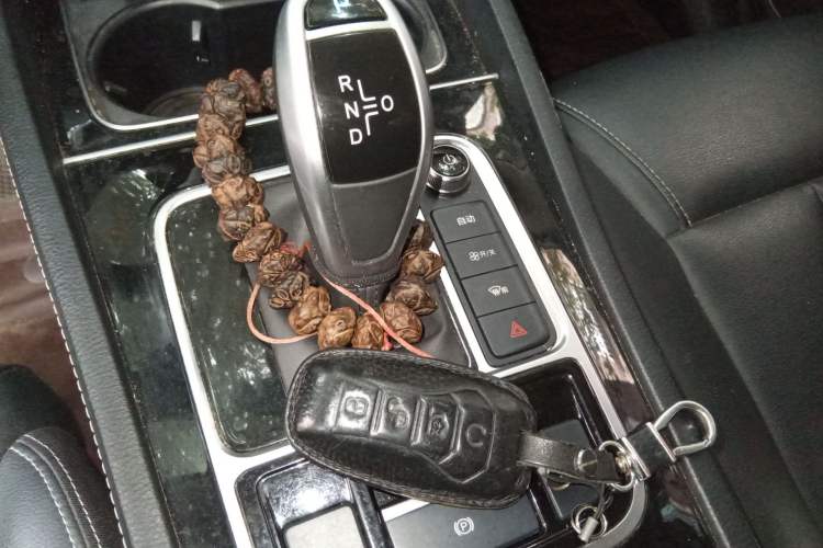 Used BYD Song MAX 2021 Upgraded Model 1.5T Automatic Luxury 7-Seater Gear Lever