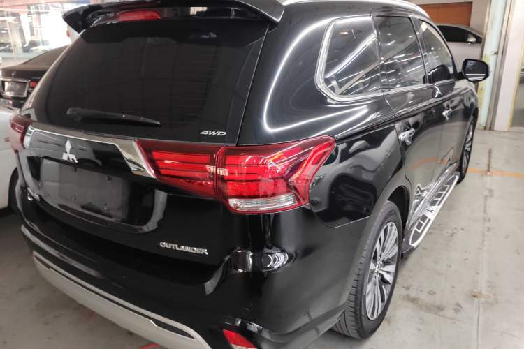 Used Mitsubishi Outlander 2021 2.4L 4x4 Zhi Xiang Edition 7 Seats