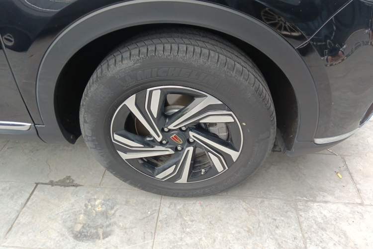 Used Hongqi HS5 2022 Revised Version 2.0T Smart Connect Flagship Edition Right Front Wheel Hub
