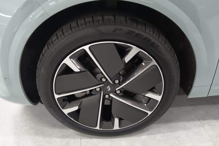 Used Li Auto L6 2025 Max Smart Refresh Edition Exterior 4