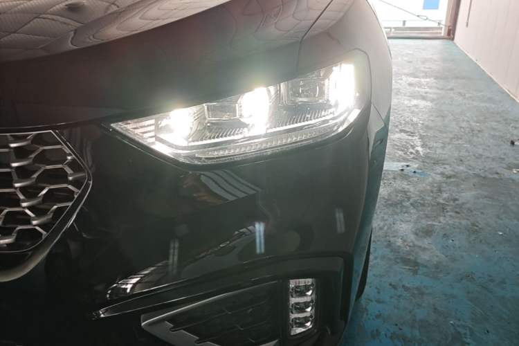 Used Wey VV5 2021 1.5T Two-Wheel Drive Smart Pioneer
