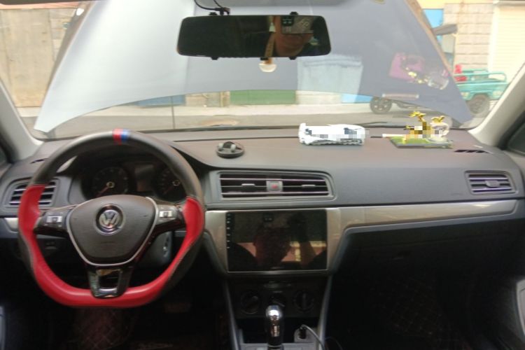 Used Volkswagen Lavida 2019 Lavida Start 1.5L Automatic Trendy Version China VI Standard Center Console