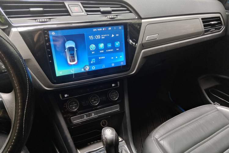 Used Volkswagen Touran 2016 Volkswagen Touran L 280TSI DSG Comfort Edition
