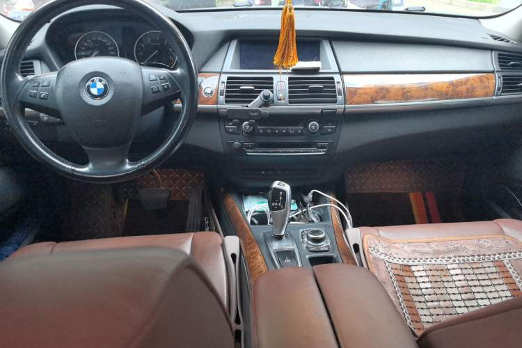 Used BMW X5 2011 xDrive35i Leading Model Center Console