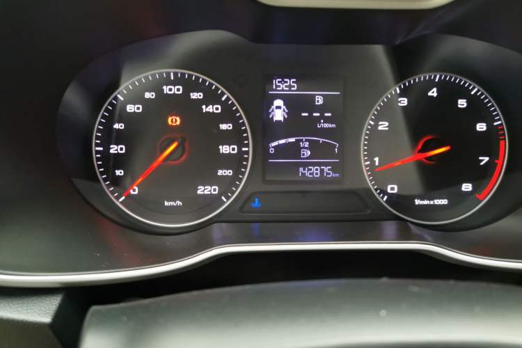 Used MG ZS 2017 1.5L Manual Deluxe Internet Edition
