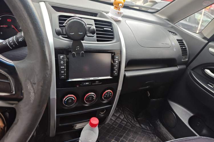 Used CHANGAN CX20 2014 1.4L IMT Sunroof Navigation Version China IV Standard