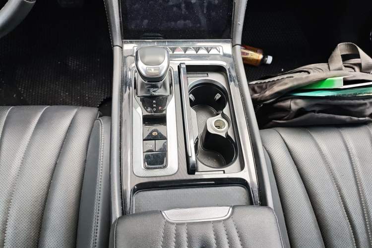 Used Hongqi H5 2024 1.5T DCT Smart Connect Flagship Edition Gear Lever