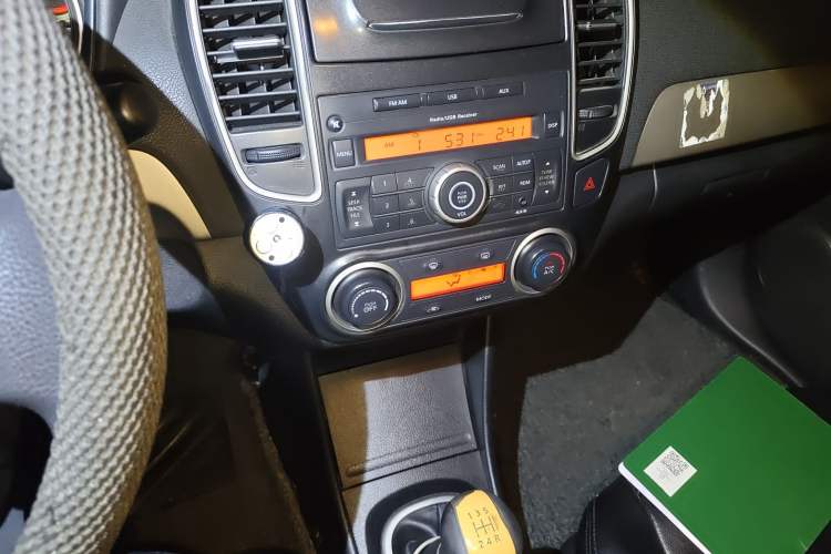 Used Nissan Sylphy 2018 Classic 1.6XE Manual Comfort Edition Audio And AC Panel