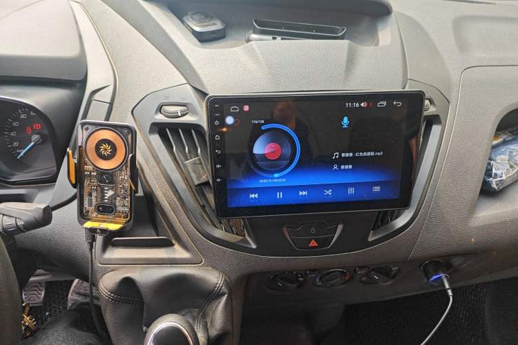 Used Ford Transit 2017 2.0T Diesel Multi-Function Commercial Vehicle Short Wheelbase Mid-Roof China V Standard