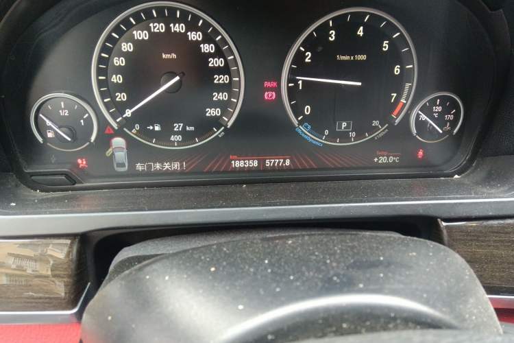 Used BMW 7 Series 2011 730Li Elegant Model Odometer Close Up