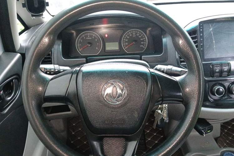 Used FORTHING Lingzhi 2017 Restyled M3L 1.6L 7-Seater Comfort Version Steering Wheel