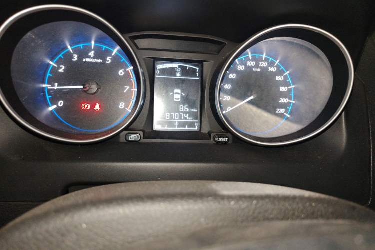 Used FORTHING Joyear X5 2013 1.6L Manual Luxury Model China IV Standard Odometer Close Up