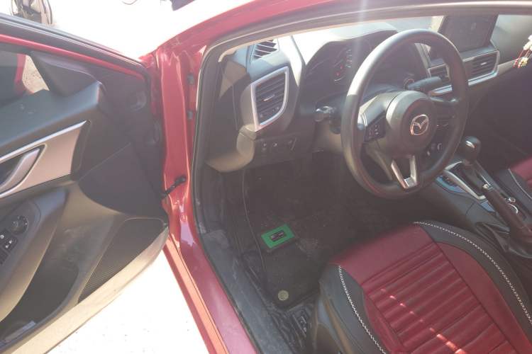 Used Mazda Mazda 3 Axela 2017 Sedan 1.5L Automatic Comfort Model Emission Standard China V
