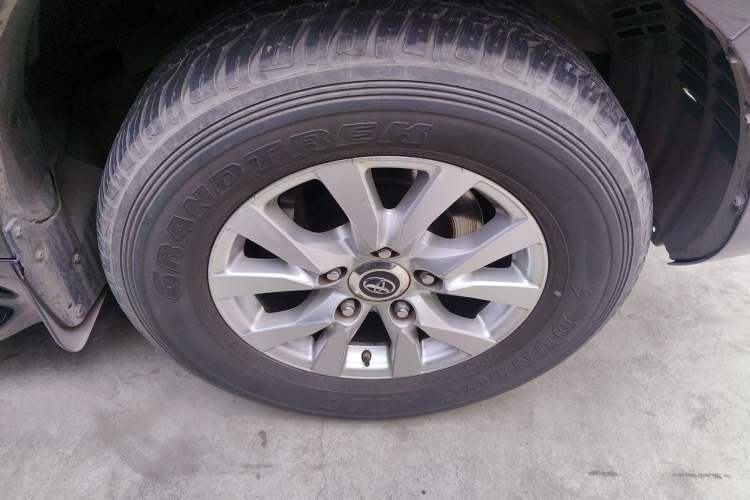 Used Toyota Land Cruiser 2018 4.6L GX-R Dual Airbags Middle East Right Front Wheel Hub