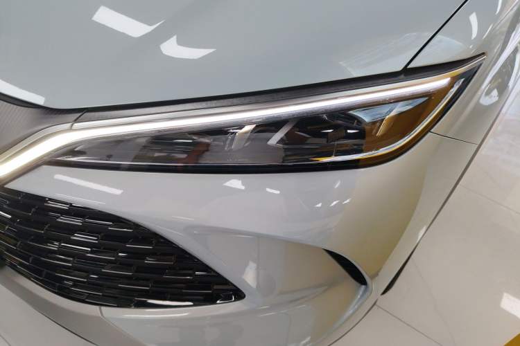 Used BYD Song L DM-i 2024 112 km Leading Edition