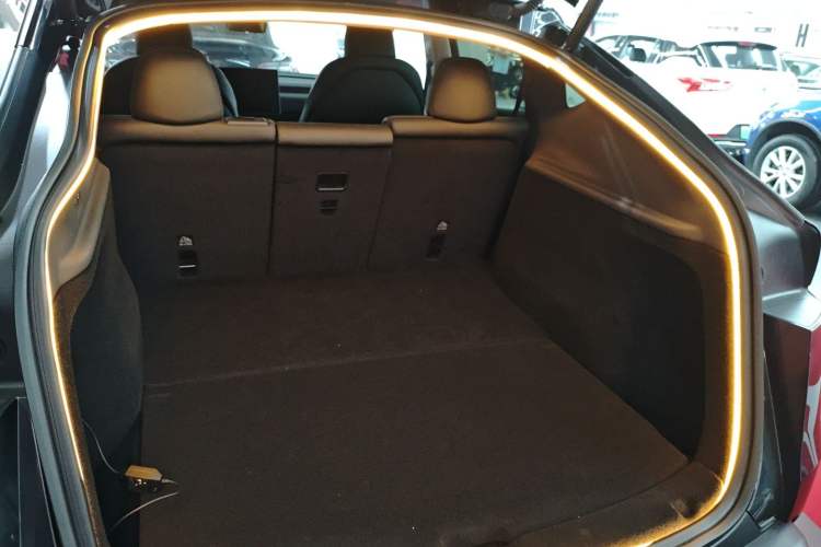 Used Tesla Model Y 2025 Rear-Wheel Drive First Edition Trunk