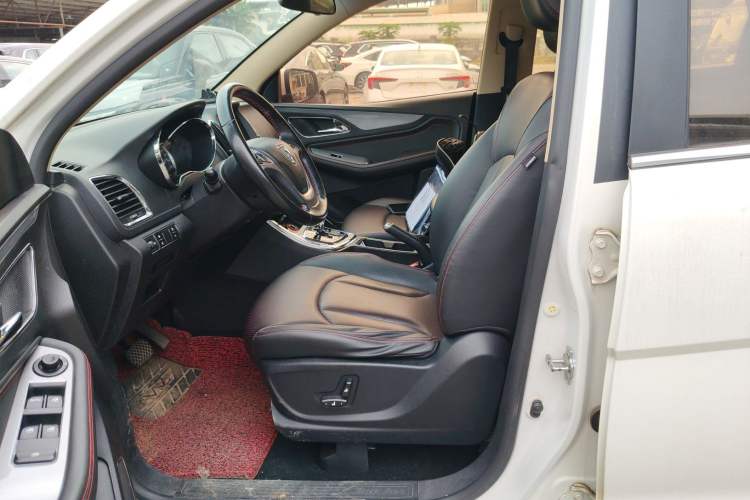 Used Baojun 560 2016 1.8L iAMT Luxury Model
