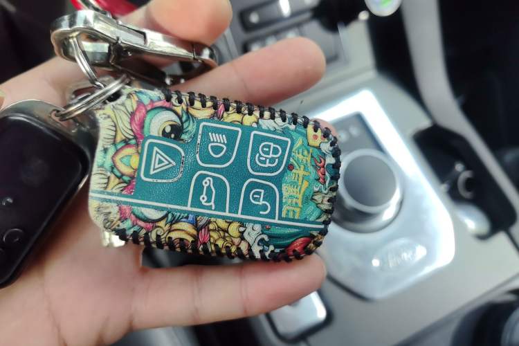 Used Land Rover Discovery 2016 3.0 SC Obsidian Black Heritage Edition HSE Vehicle Key