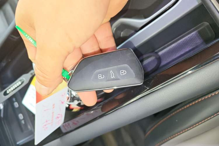 Used Volkswagen ID.7 VIZZION 2024 AIR model Vehicle Key