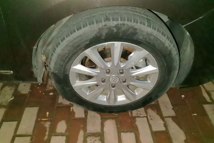 Used Buick GL8 2011 3.0L XT Luxury Business Flagship Edition Right Front Wheel Hub