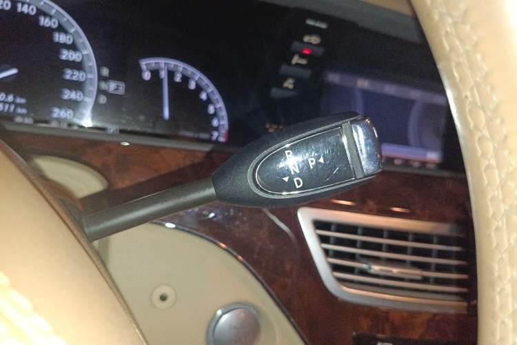 Used Mercedes-Benz S-Class 2008 S 300 L Executive Edition Gear Lever