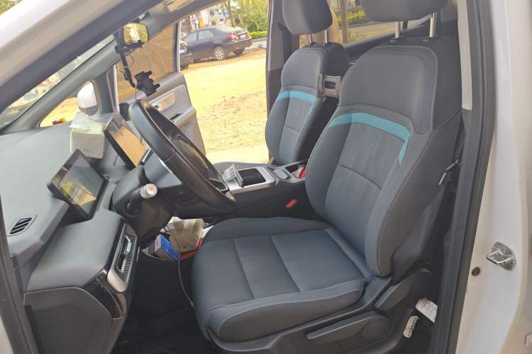 Used AION Y 2022 Plus 70 Enjoy Edition Left Front Seat