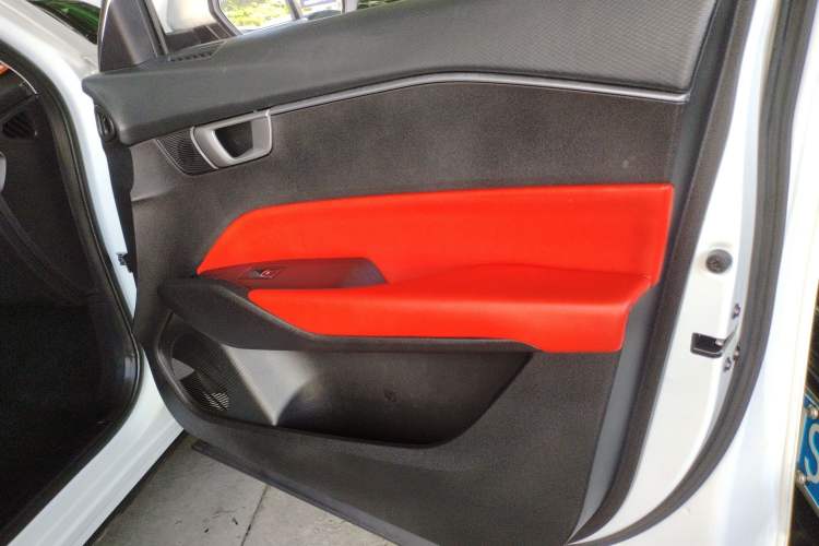 Used Baojun RC-6 2019 1.5T CVT Elite Version with 24-Hour Online Service
