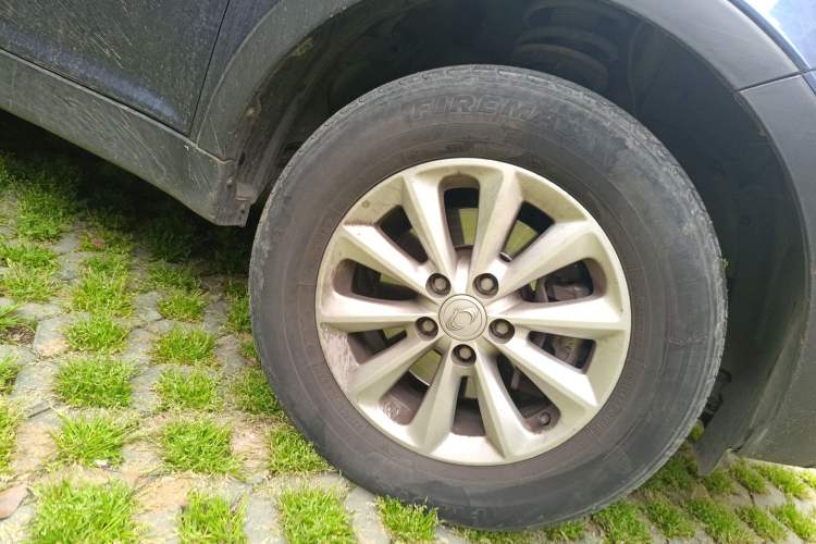 Used SsangYong Korando 2013 2.0L Gasoline Two-Wheel Drive Automatic Elite Edition Right Front Wheel Hub