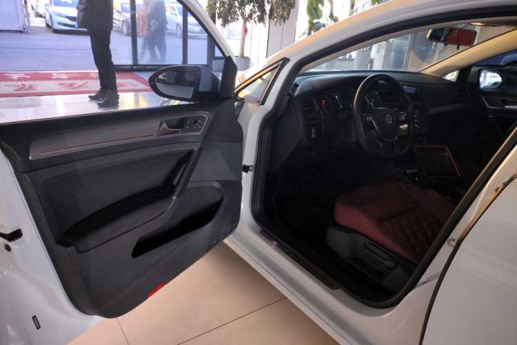 Used Volkswagen Golf 2019 200TSI DSG Comfort & Ambition Edition China VI Standard