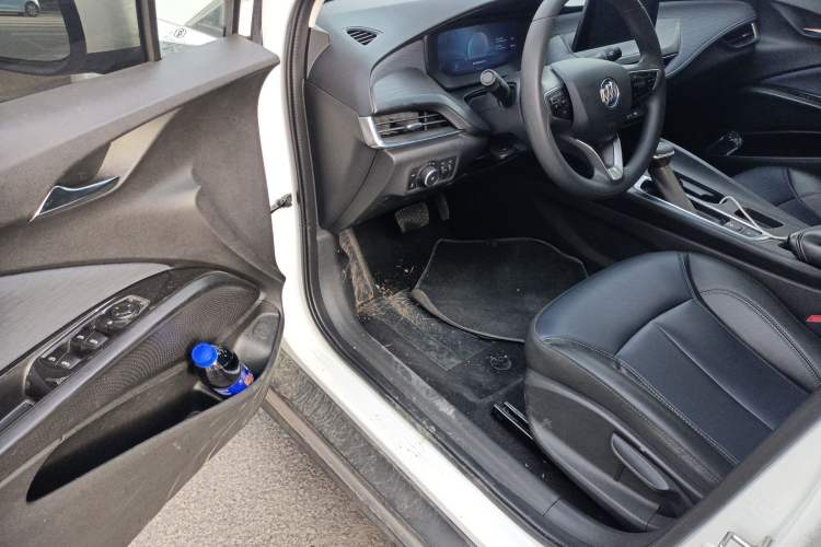 Used Buick Velite 6 2024 450km Range Commuter Version
