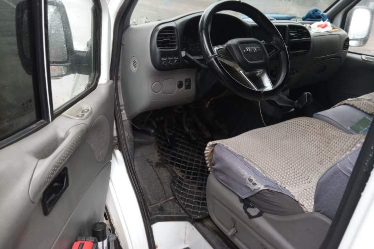 Used JMC Transit 2017 2.8T Commercial Version Short Wheelbase Mid-Roof 6/7/8-Seater JX493