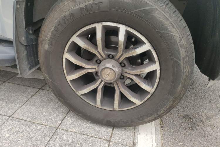 Used Isuzu TAGA Dargo H 2021 3.0T Diesel Manual Two-Wheel Drive Value Edition Long Wheelbase 4KH1CT6H1 Right Front Wheel Hub