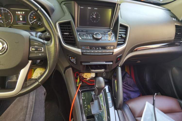 Used Dongfeng Aeolus AX7 2018 Classic 1.6T Automatic Luxury Model
