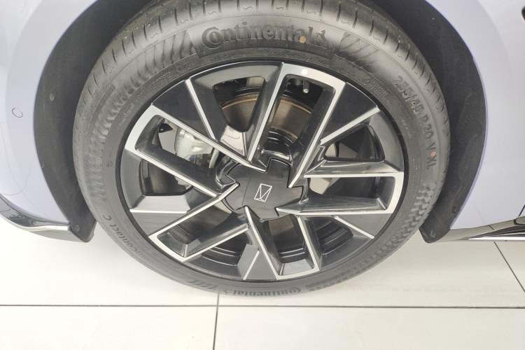 Used Avatr 06 2025 Pro Range-Extended Edition Left Front Wheel Hub