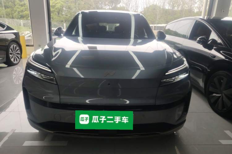 Used ONVO Luxeed L90 2025 Model—Ultra Six-Seater Version Front