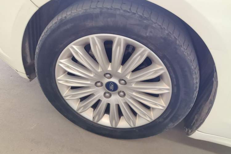 Used Ford Mondeo 2013 2.0L GTDi 200 Fashion Edition Exterior 2