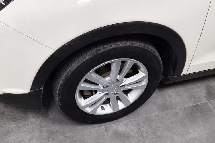 Used SsangYong Tivolan 2015 1.6L Automatic Two-Wheel Drive YARiS L Version
