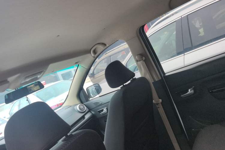 Used SWM X2 2021 1.5L Manual Business Version 7 Seats
